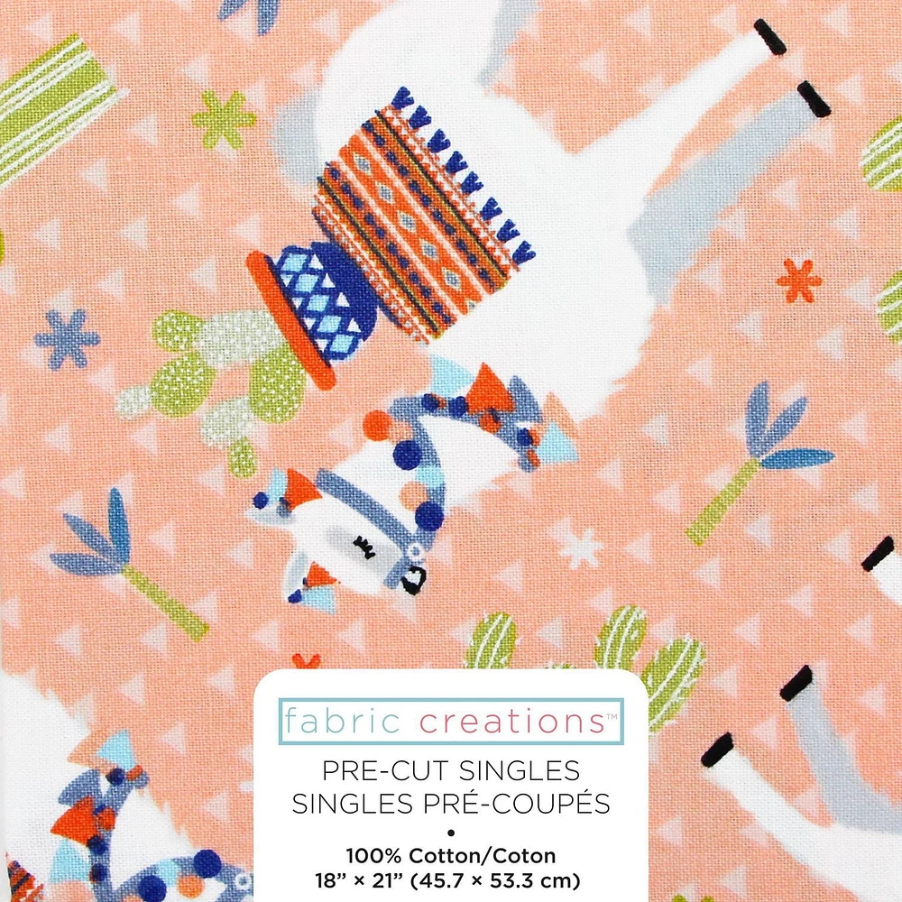 Tissu pré-coupé Fat Quarter de Fabric Creations pêche avec des lamas et des cactus du désert et des fleurs - 18" x 21" / 45cm x 53cm 18" x 21" / 45cm x 53cm
