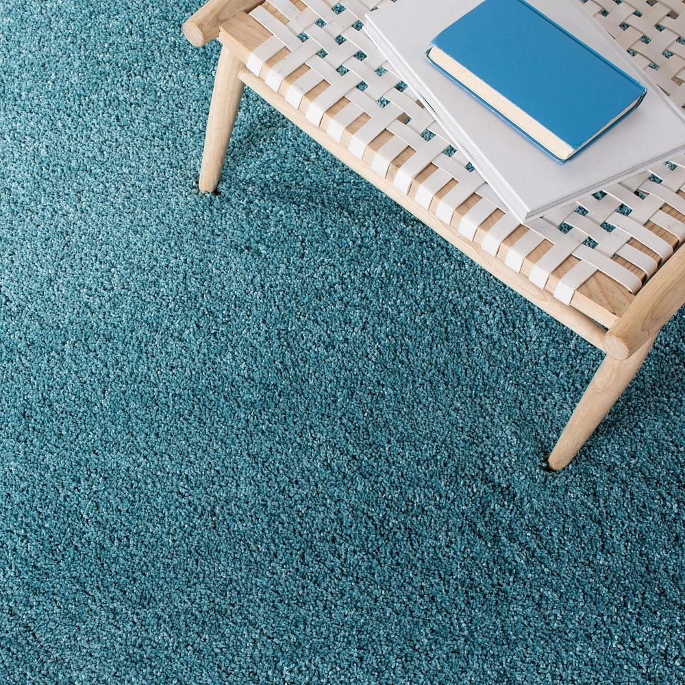 Safavieh Milan Harlow Solid Shag Area Rug