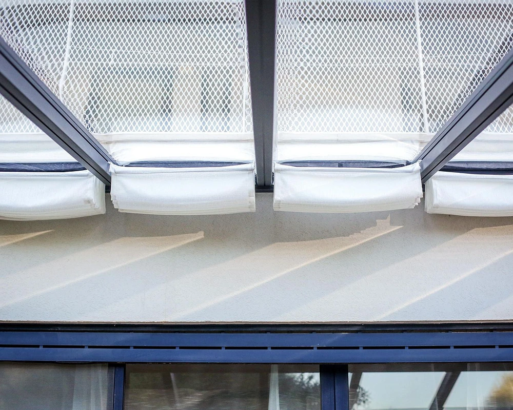 CANOPIA by PALRAM Stockholm Stores de toit de 11 pi x 19 pi - Blanc