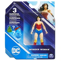 DC Comics, Figurine articulée Wonder Woman de 10 cm avec 3 accessoires mystère, pour les enfants à partir de 3 ans