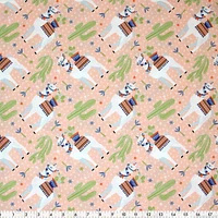 Tissu pré-coupé Fat Quarter de Fabric Creations pêche avec des lamas et des cactus du désert et des fleurs - 18" x 21" / 45cm x 53cm 18" x 21" / 45cm x 53cm