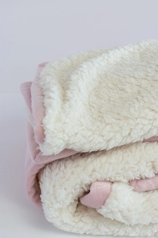Juddlies Designs - Baby - Flannel Sherpa Blanket - Machine Washable