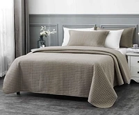 Millano Classic Quilt Set