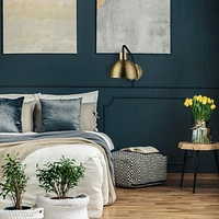 Applique murale enfichable ou fixe à 1 tête en métal Dimitri par Globe Electric, laiton antique, accent noir mat, cordon recouvert de tissu noir, interrupteur sur le cordon, 51719