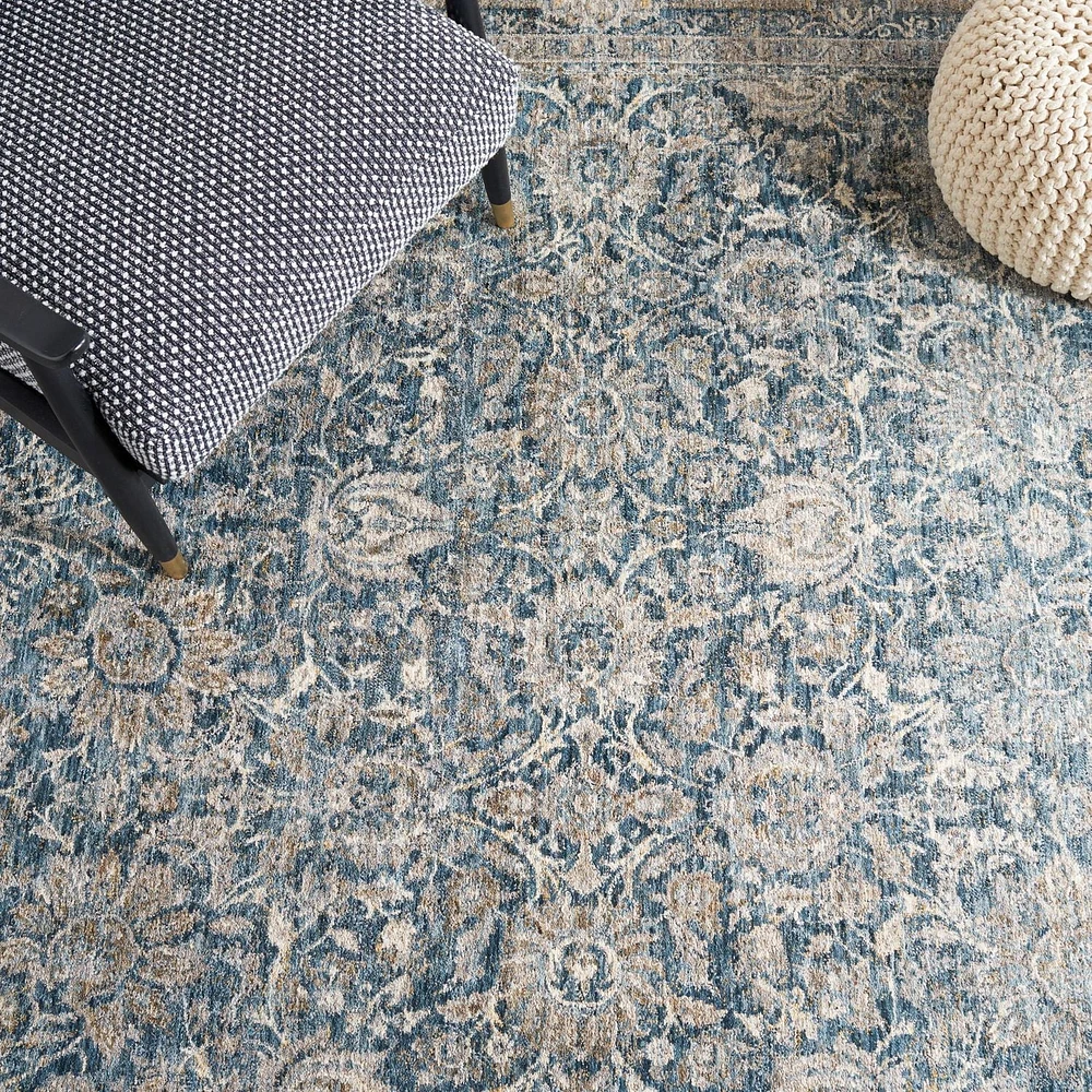 SAFAVIEH Valencia Maria Oriental Bordered Area Rug