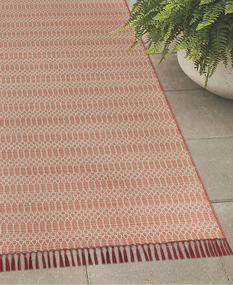 Better Homes & Gardens Woven Geo 5’x7’ Outdoor Rug - Polypropylene/Polyester - Terra Cotta, 5' x 7', fade resistant