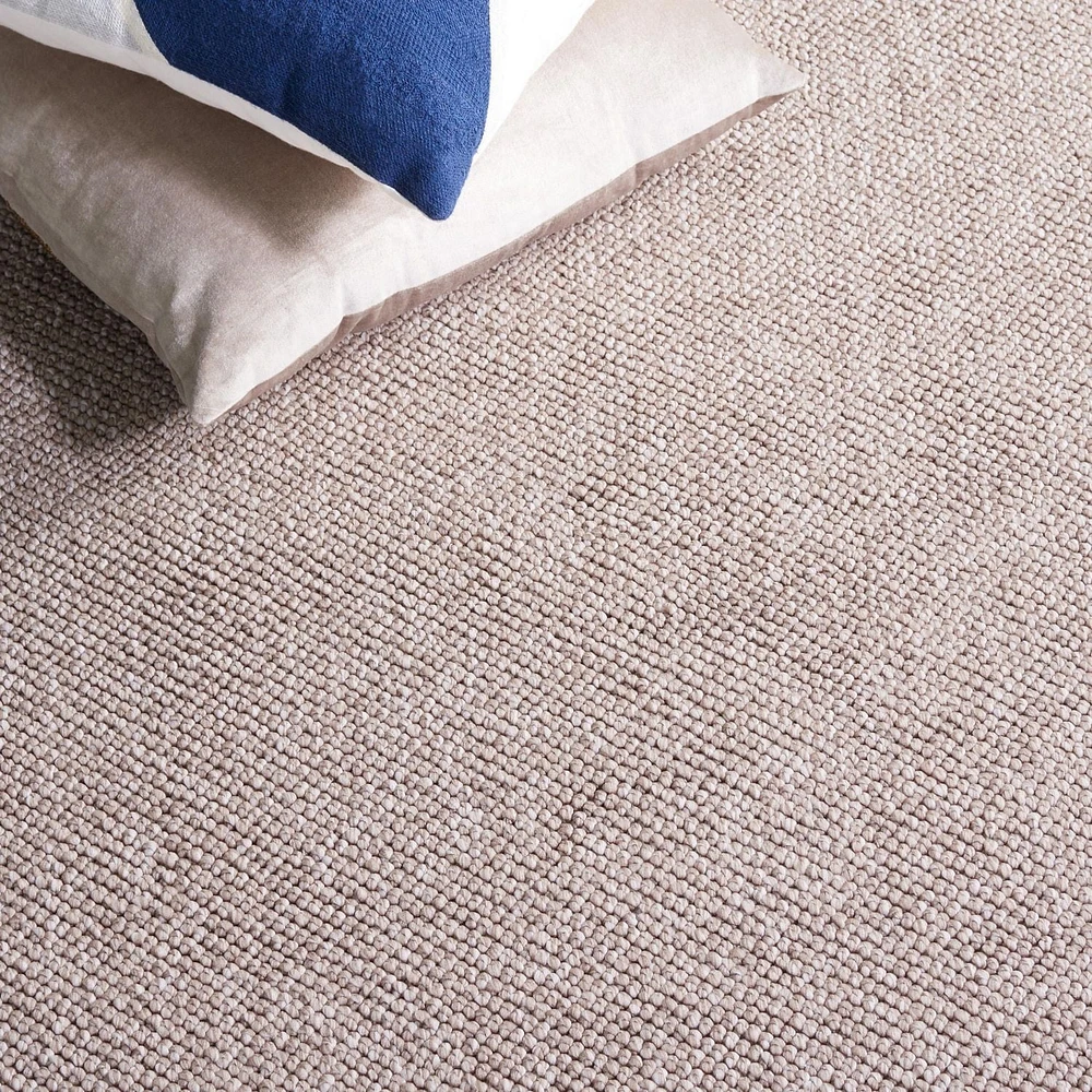 SAFAVIEH Lotus Leila Solid Area Rug