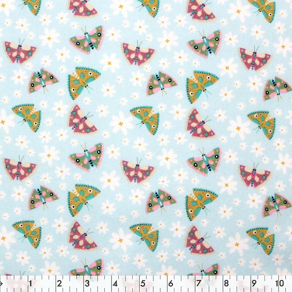 Fabric Creations Gone Camping Fat Quarter Pre-Cut Fabric Bundle - 18" x 21" / 45cm x 53cm, 5 pcs x 18" x 21" / 45cm x 53cm