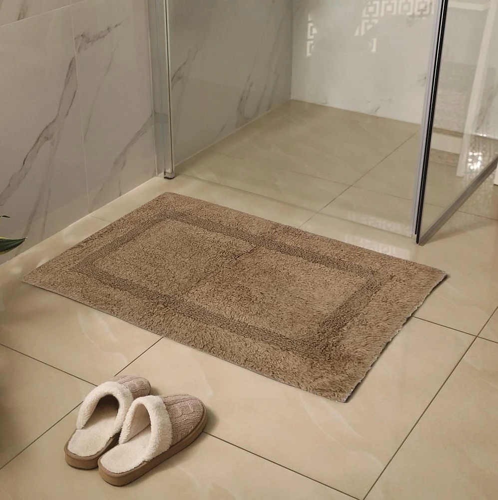 Tapis de bain d'intérieur en coton Sand Essential - 20 pouces x 30 pouces. Tapis de salle de bain marron, doux et absorbant