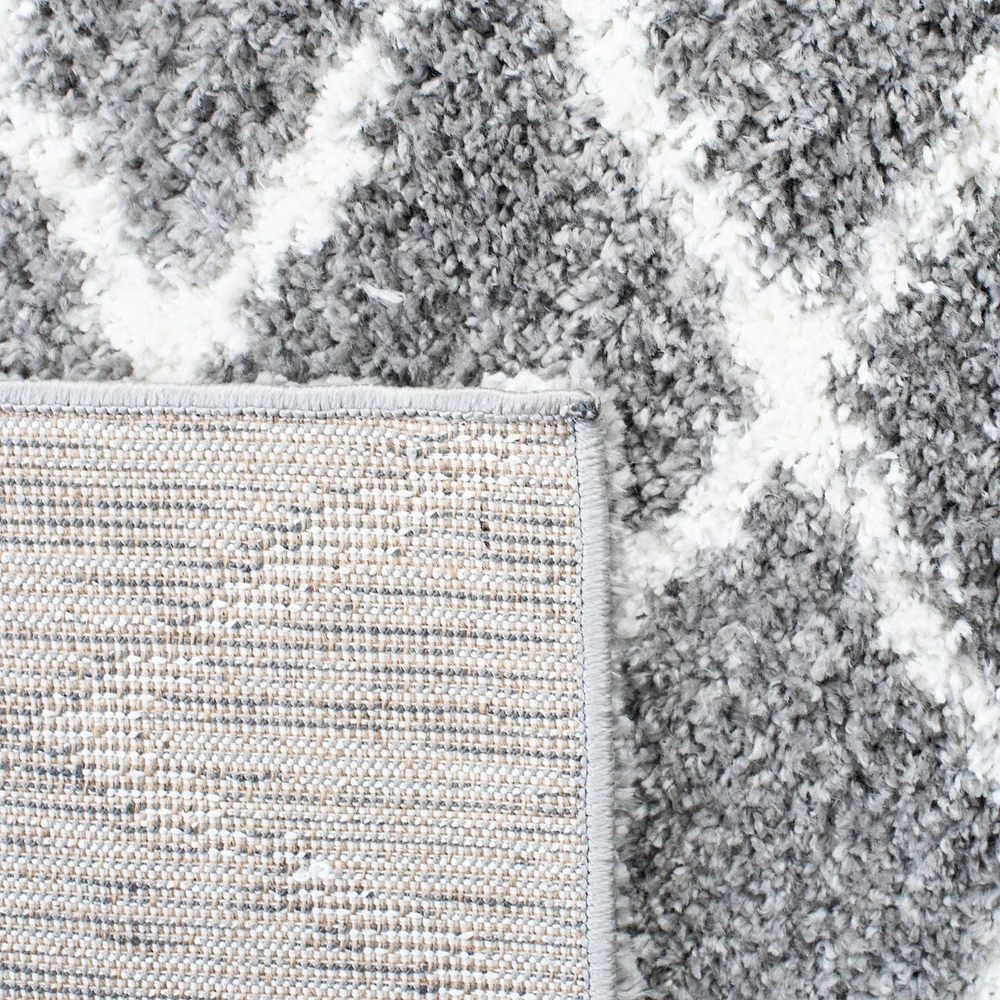 SAFAVIEH Berber Avery Geometric Diamonds Shag Area Rug