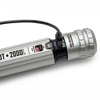 Lampe de poche rechargeable à DEL à gradation automatique Ozark Trail 2000 lumens Lampe de poche de camping à DEL