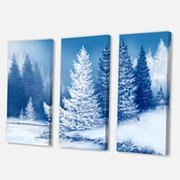 Designart Forêt d'épicéas onirique avec des arbres couverts de neige Art mural sur toile