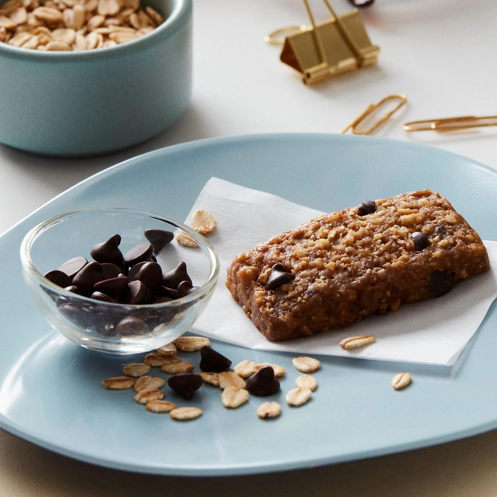 CLIF BAR, Mini Chocolate Chip Energy Bar, 70% Organic Ingredients, No Artificial Flavours, 28 g (Pack of 10)