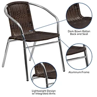 Chaise de restaurant empilable commerciale pour l'intérieur et l'extérieur en aluminium et rotin brun foncé