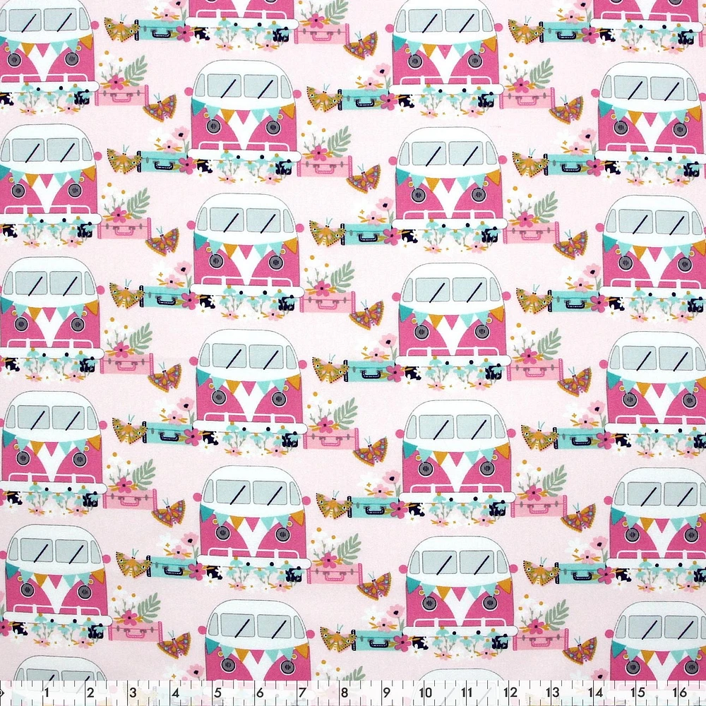 Fabric Creations Gone Camping Fat Quarter Pre-Cut Fabric Bundle - 18" x 21" / 45cm x 53cm, 5 pcs x 18" x 21" / 45cm x 53cm