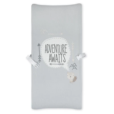 Couverture de matelas à langer biologique de Gerber, l'aventure vous attend Taille : 32 po. X 16 po.