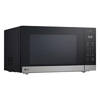 LG 1.5 cu. ft. NeoChef™ Countertop Microwave with Smart Inverter and EasyClean®