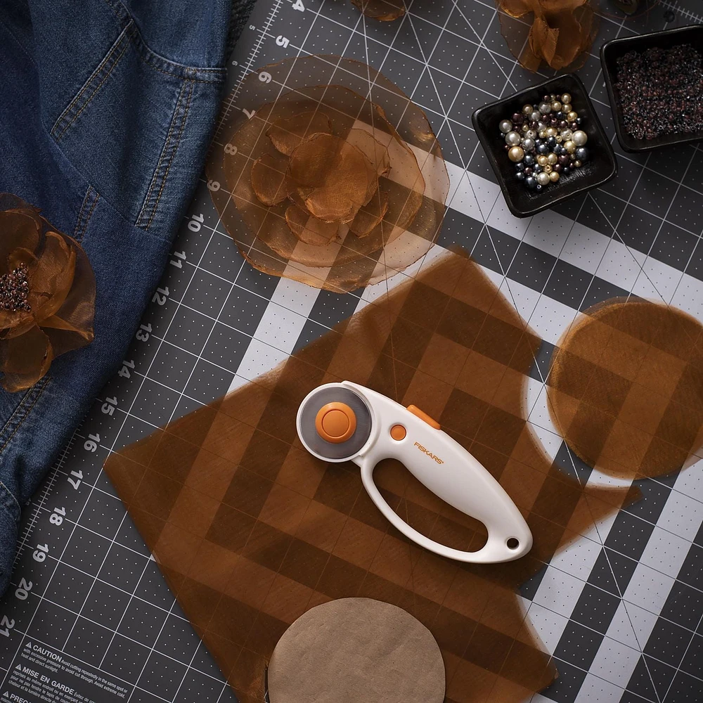 Fiskars Comfort Loop Rotary Cutter 45 MM, Loop Rotary Cutter