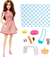 Barbie  Passeport Rose Poupée et coffret de jeu Aventures à Paris Âges 3+