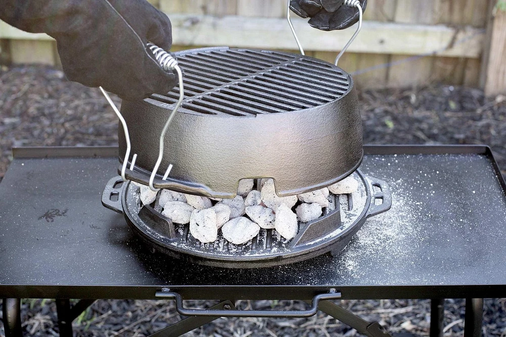 Lodge 12 Inch Portable Round Grill