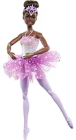 Poupée Barbie s’illuminer lorsqu’elle danse