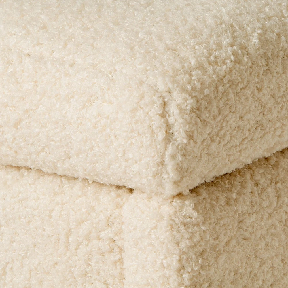 Pouf de rangement Corliving Liya Cream Boucle, banc de rangement moderne rembourré pour bout de lit, banc Sherpa crème, pour salon, entrée, chambre à coucher