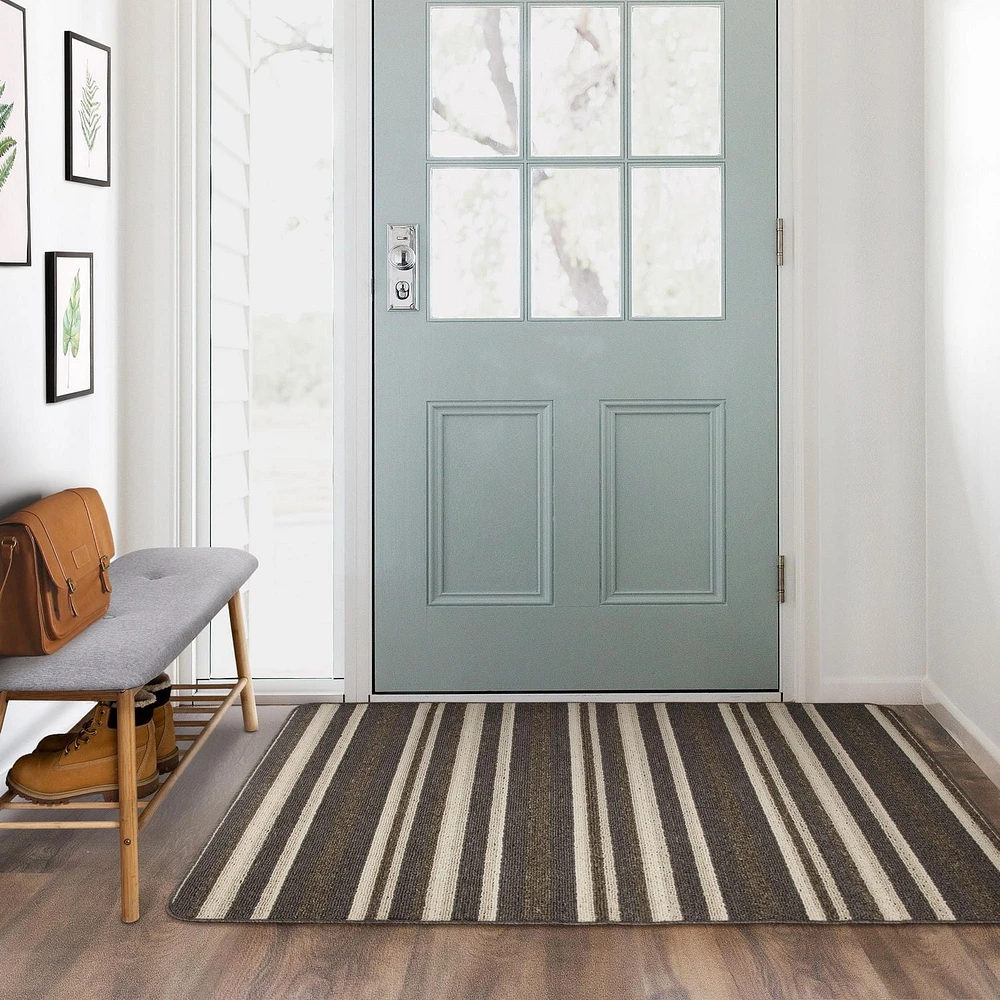 Tapis Cripston Umber de 3 pi x 4 pi Protège les planchers de saleté, sel et débris.