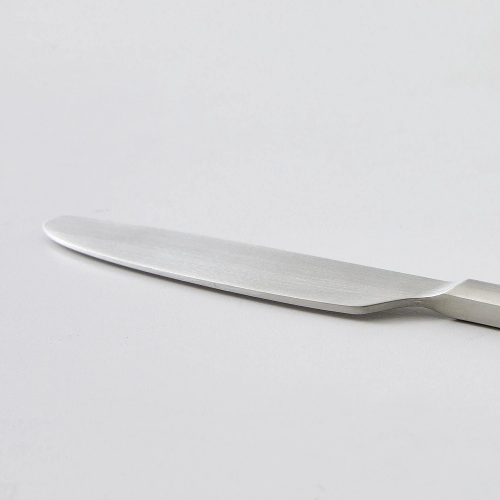 BHG RIVER SATIN DINNER KNIFE, Practical and stylish choice