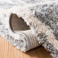SAFAVIEH Berber Fringe Olga Geometric Shag Area Rug