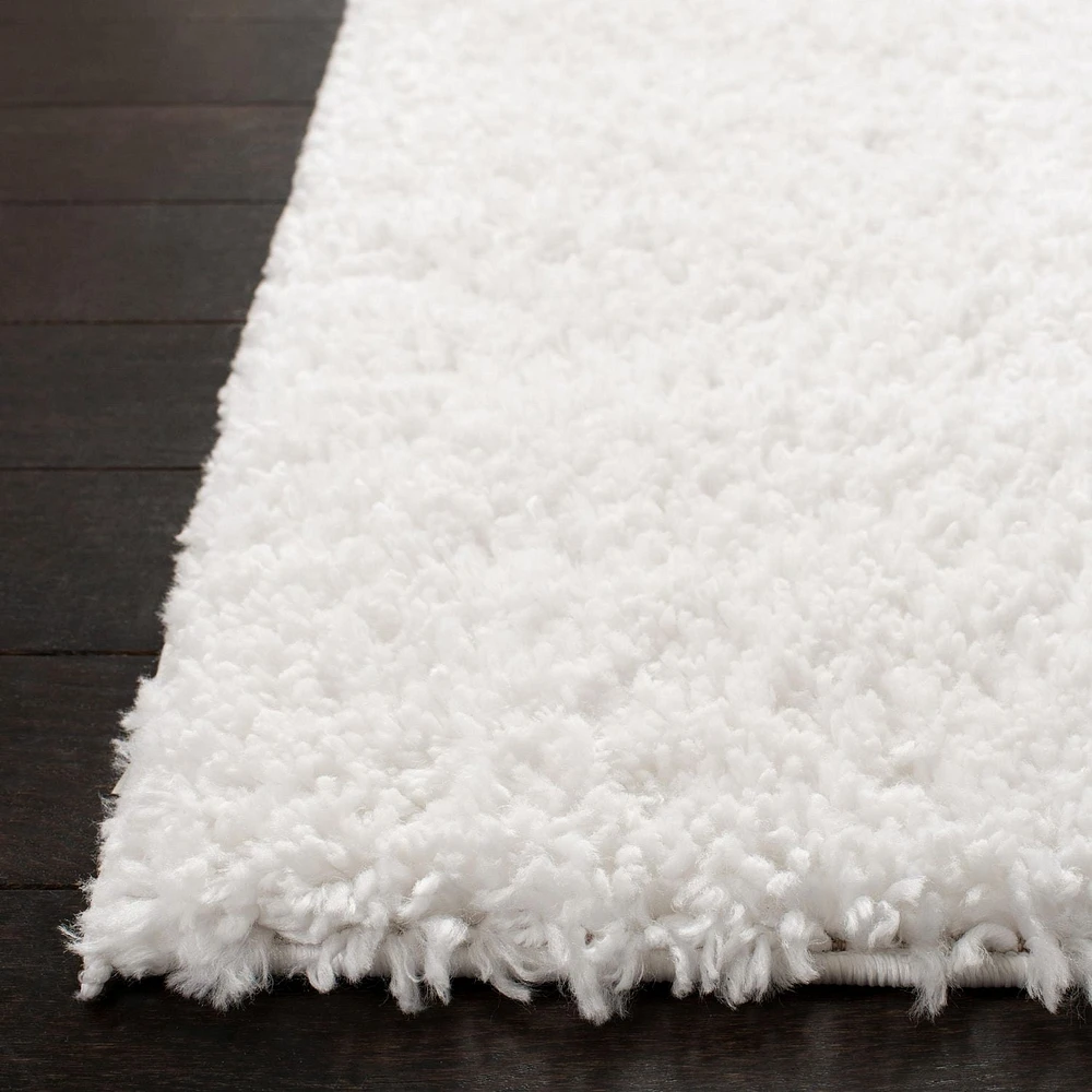 SAFAVIEH August Carlene Solid Plush Shag Area Rug