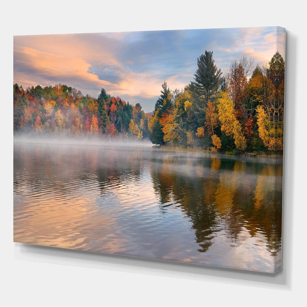 Designart Feuillage d'automne au bord du lac Art mural sur toile