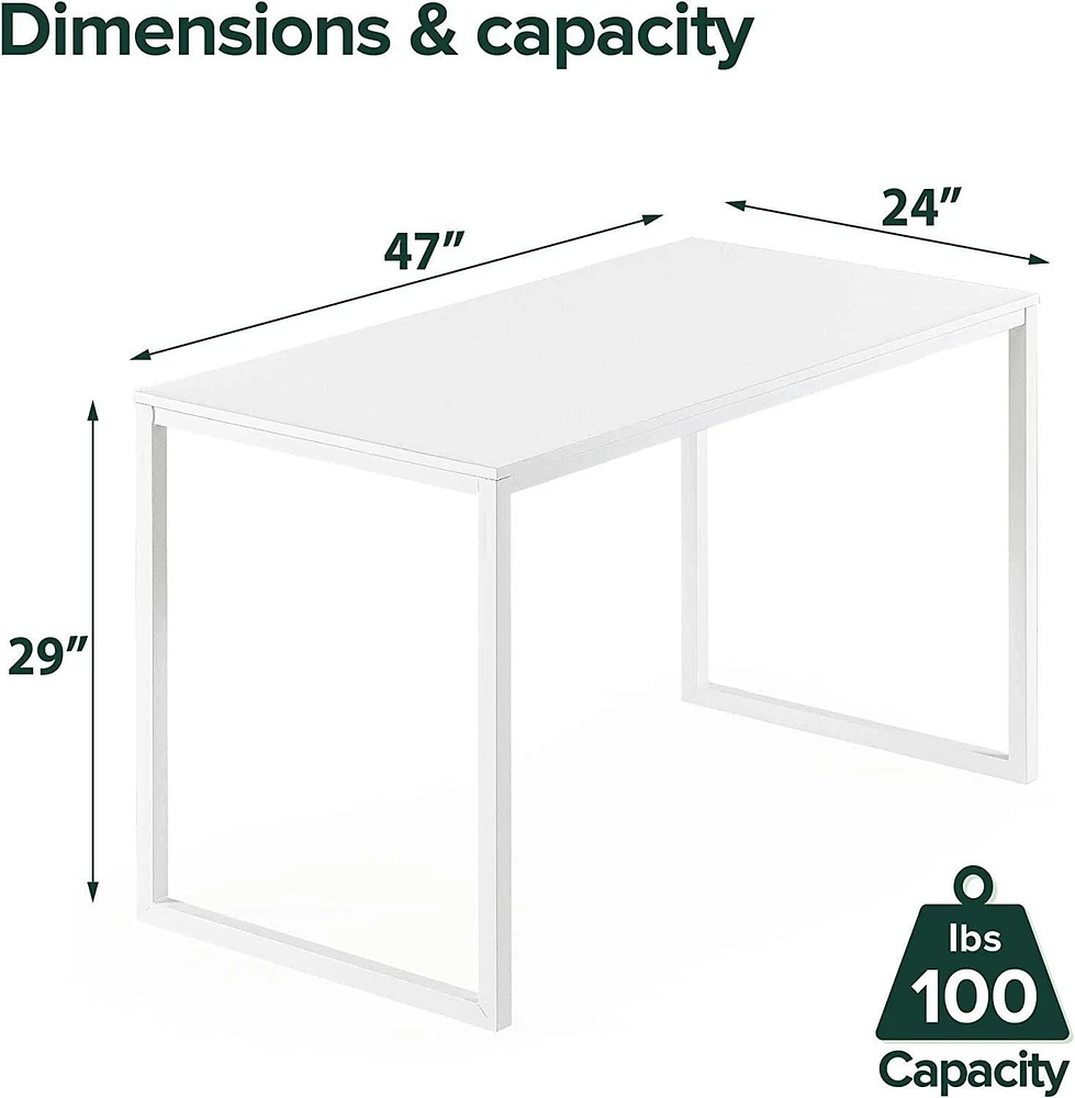 Jennifer 47 dans Brown Frame Desk