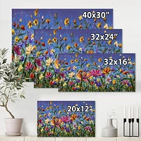 Designart Marguerites et fleurs sauvages dans le champ de jardin d'été I Art mural sur toile