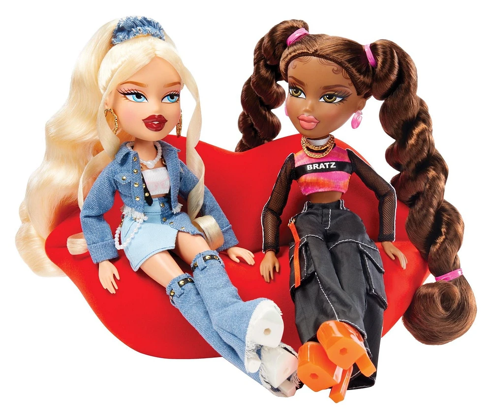 Bratz Funky Fashion Furniture Lip Couch Playset & Display