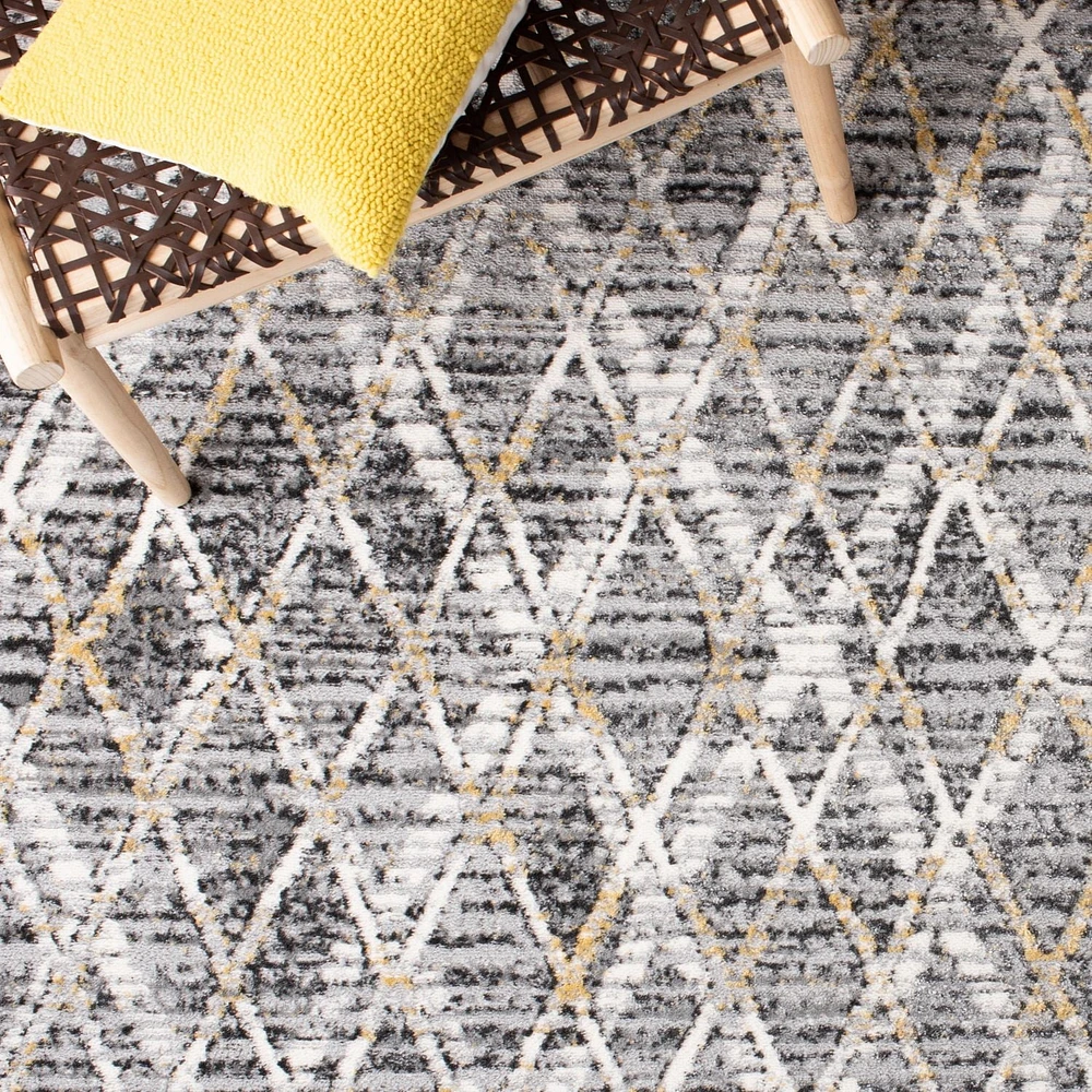 Safavieh Lagoon Ailbe Distressed Trellis Area Rug