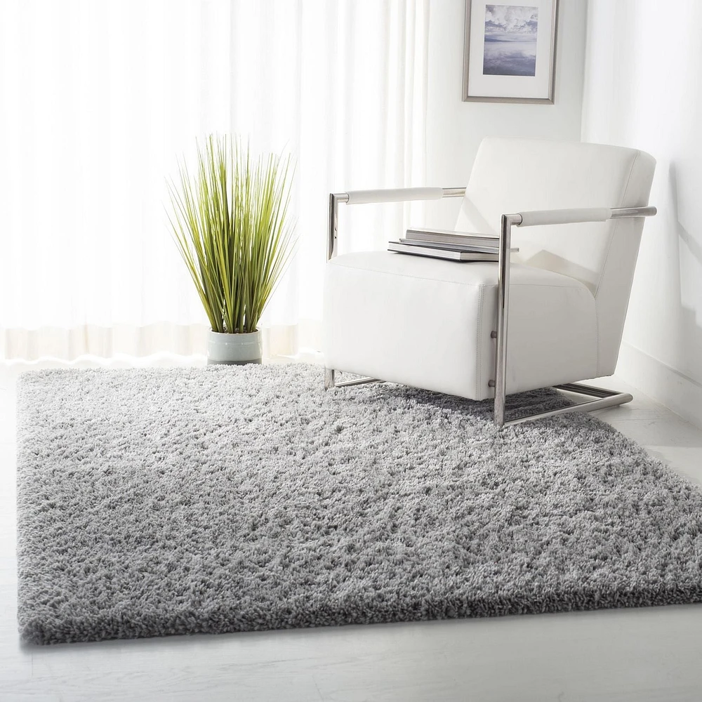 SAFAVIEH Fontana Jamie Solid Plush Shag Area Rug