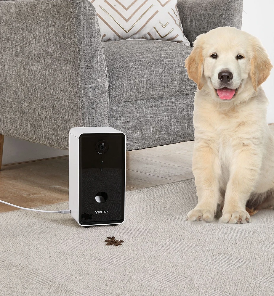 Smart Pet dispenser, pet snack dispenser