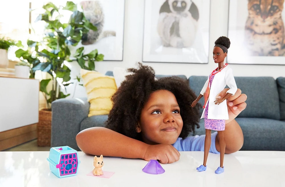 Barbie Vétérinaire et Accessoires avec Poupée Brune