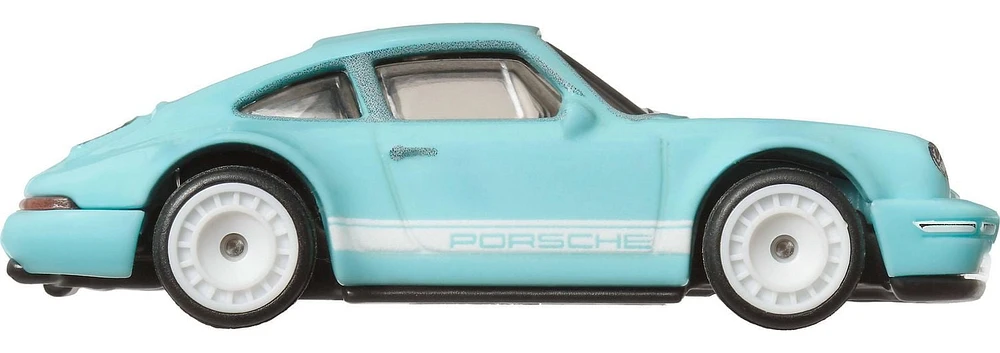 Hot Wheels Boulevard Vehicle, 1 Premium 1:64 Scale Car