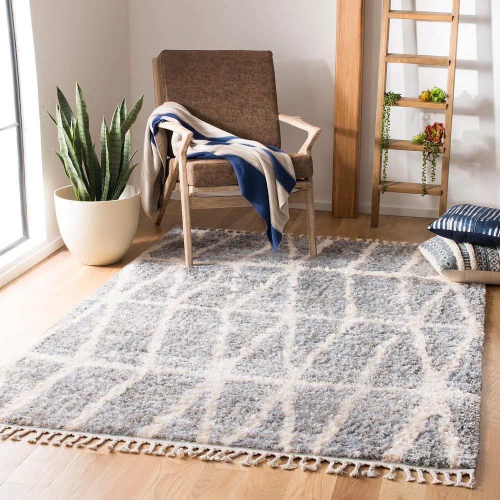 SAFAVIEH Berber Fringe Olga Geometric Shag Area Rug