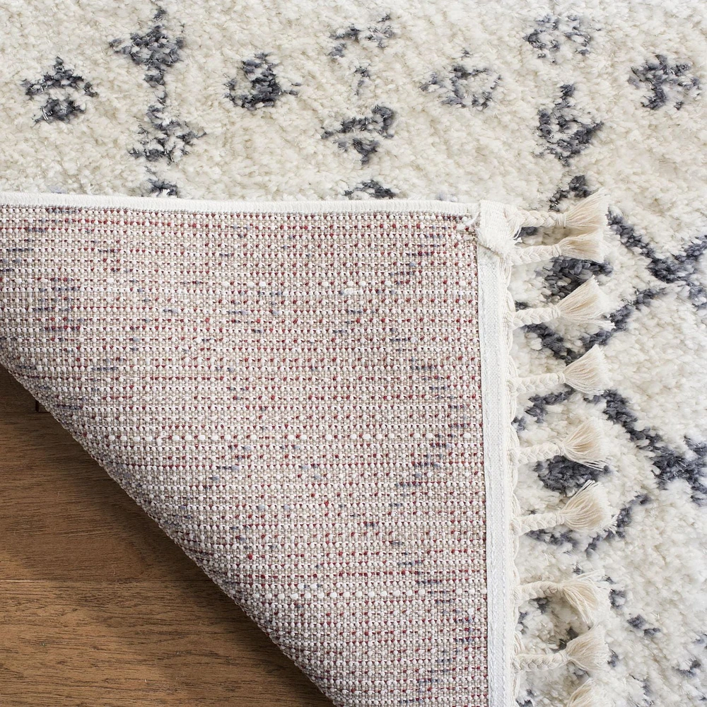 Safavieh Berber Fringe Lesleigh Aztec Shag Area Rug