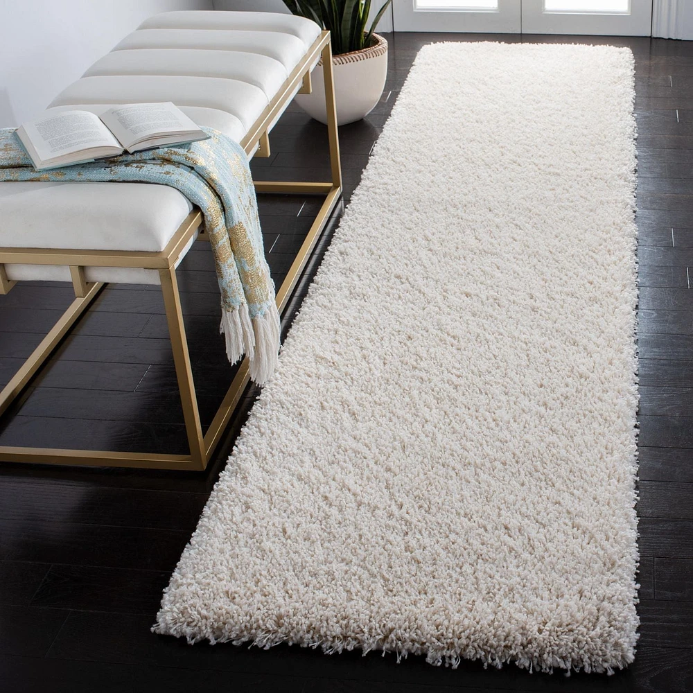 Safavieh California Solid Plush Shag Area Rug