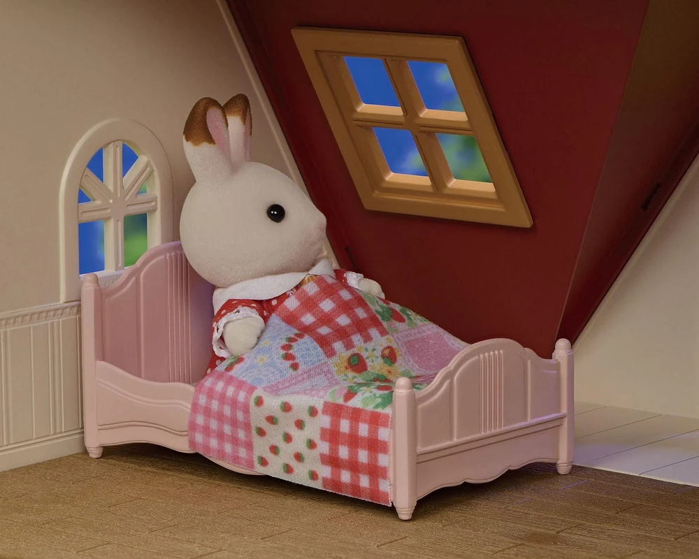 Chalet douillet au toit rouge de Calico Critters, ensemble de jeu pour maison de poupées avec figurines, meubles et accessoires Maison de poupée