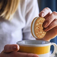 OREO Golden Vanilla Sandwich Cookies, Family Size, 439 g