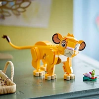 LEGO Disney Classic Bébé Simba le Roi Lion 43243 Ensemble de construction (222 pièces) Comprend 222 pièces, 6+ ans