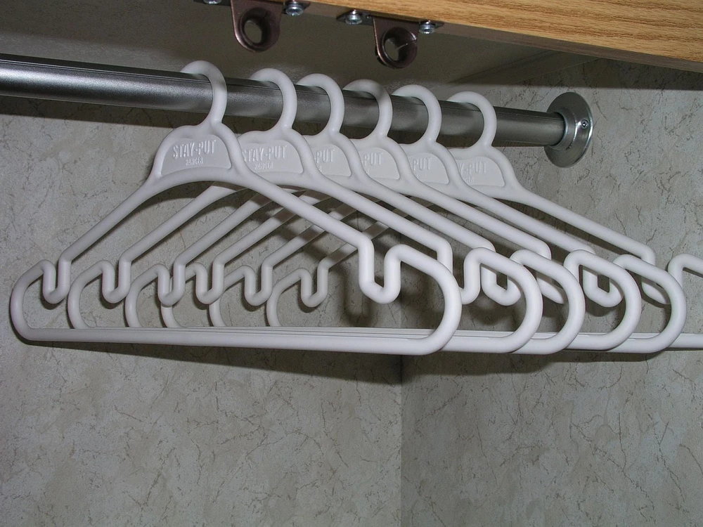 Lynx Stay-Put Hanger