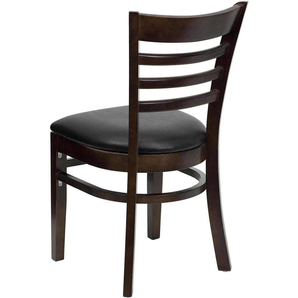 Chaise de restaurant de la série HERCULES en bois de noyer à dossier échelle - siège en vinyle noir