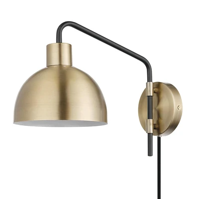Applique murale enfichable ou fixe à 1 tête en métal Dimitri par Globe Electric, laiton antique, accent noir mat, cordon recouvert de tissu noir, interrupteur sur le cordon, 51719