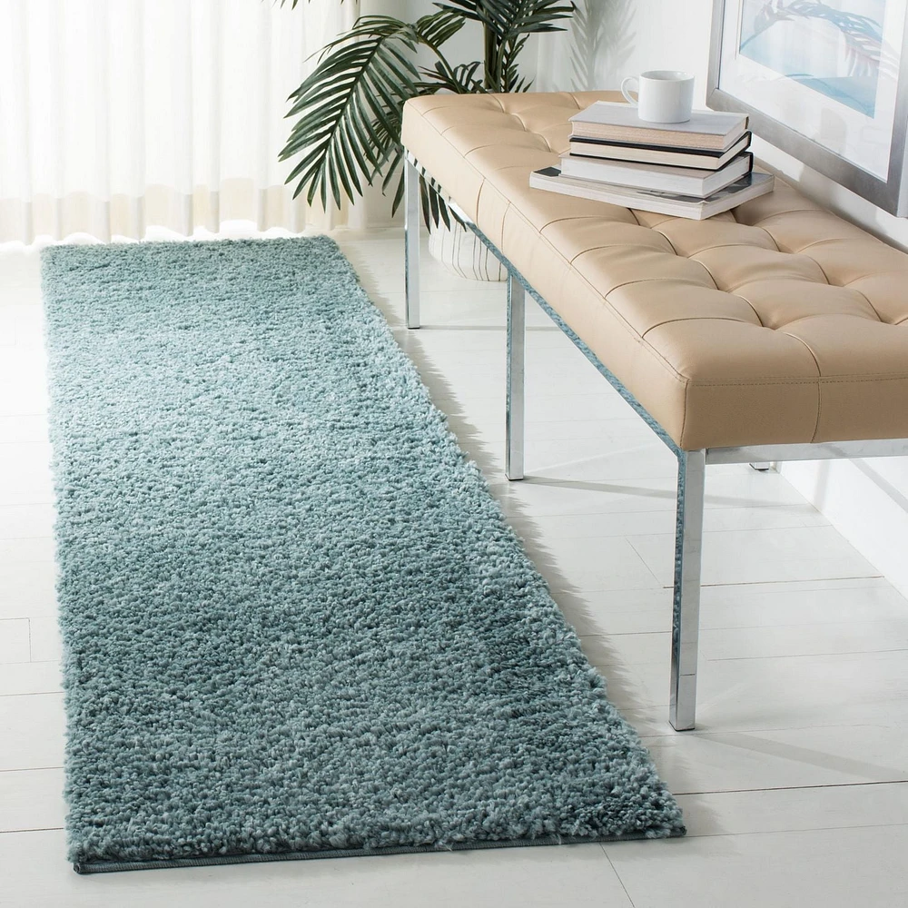 SAFAVIEH August Carlene Solid Plush Shag Area Rug