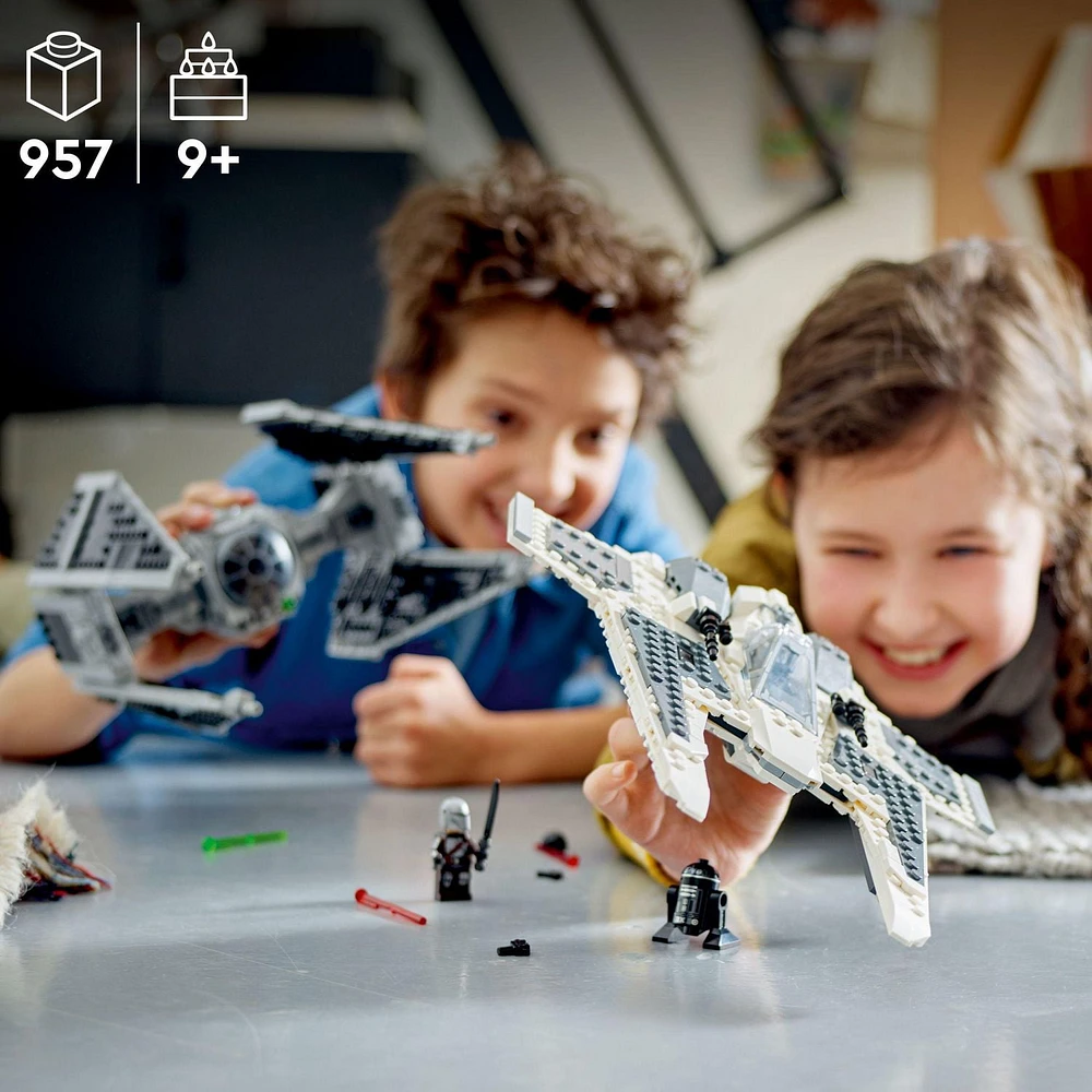 LEGO Star Wars Le chasseur Fang mandalorien contre l'Intercepteur TIE 75348 Ensemble de construction (957 pièces) Comprend 957 pièces, 9+ ans